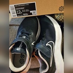 Girl,Nike star runner 3. Black and pink size 12c.